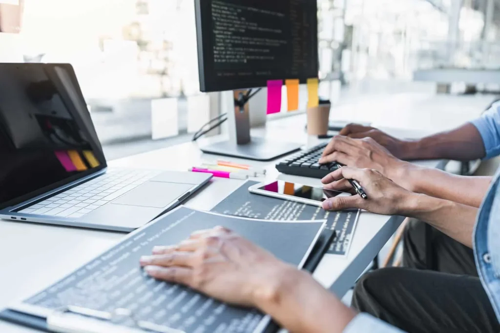 Mitarbeiter bei der User-Journey Konzeption