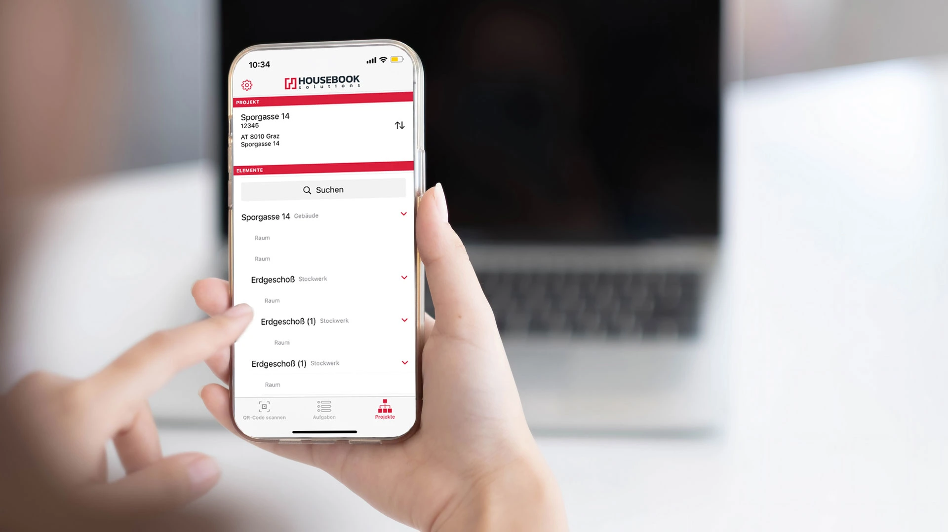 Kunde beim Verwenden der mobilen Housebook App